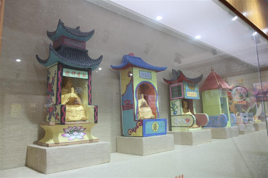 The Kitchen God and traditional stove art