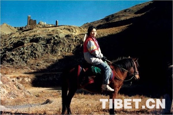 Writer Records Scientific Expedition to Qinghai-Tibetan Plateau