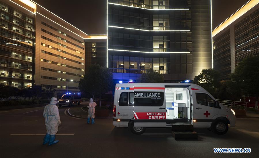 (FOCUS)CHINA-HUBEI-WUHAN-COVID-19-TRANSFERRING TEAM (CN)