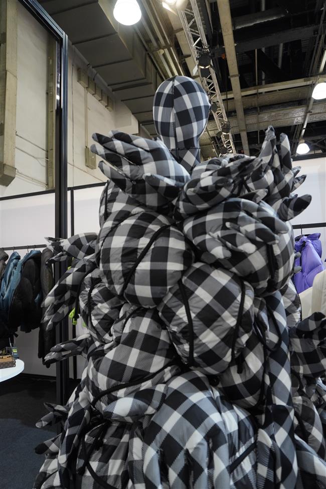 Fashion brands go online to beat pandemic
