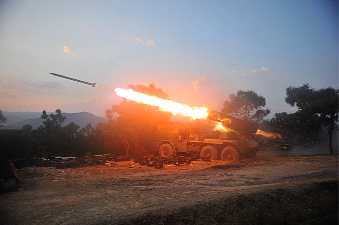 12a-火箭炮射击 高龙俊摄_meitu_12