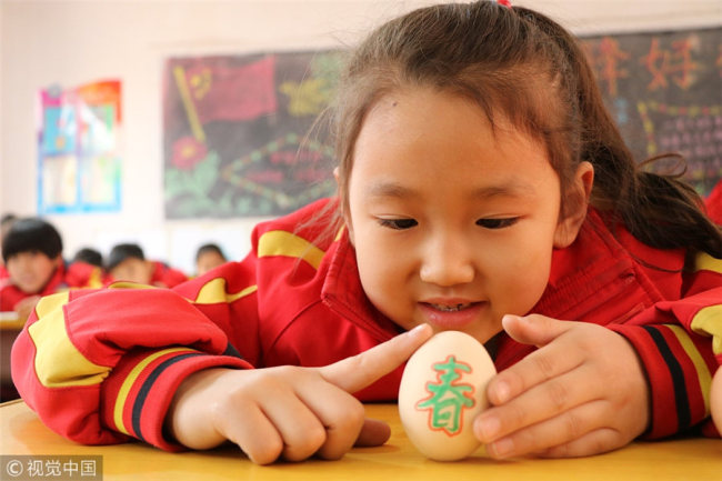 立蛋迎春分 Spring equinox marked with egg traditions